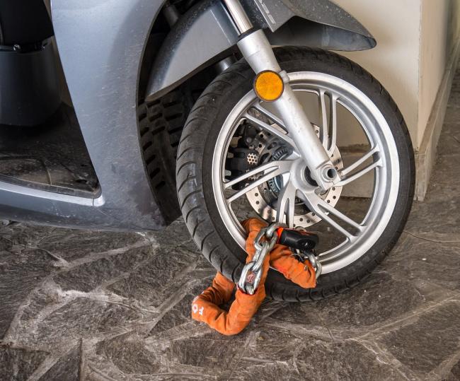 Comment choisir son antivol pour scooter / moto ? - #RoadbookScooteo