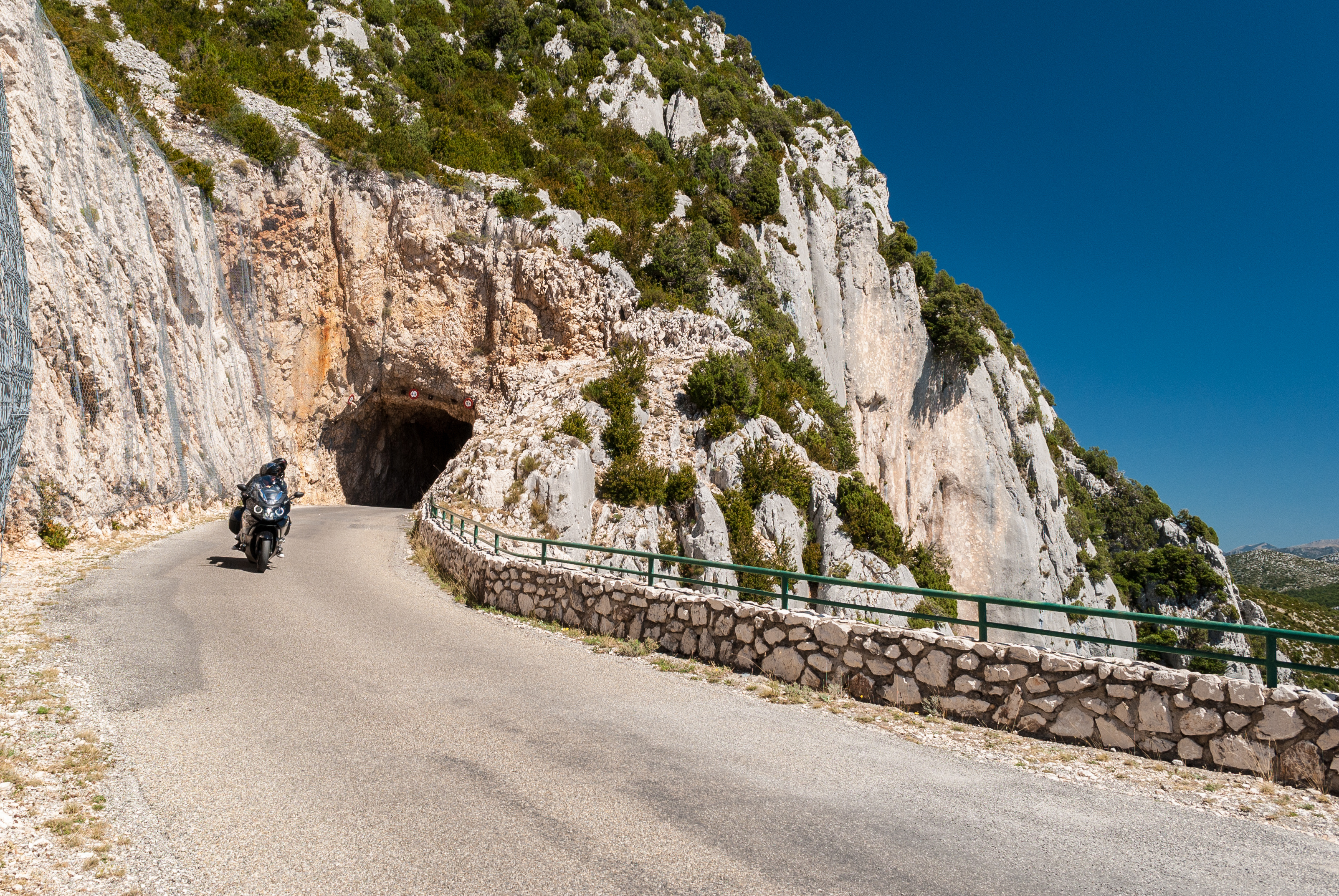 La Route des Crêtes au-dessus des Gorges du Verdon à moto