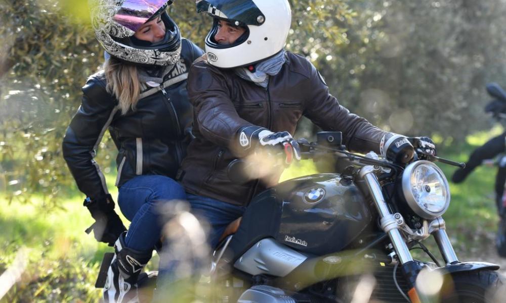 Comment bien choisir son sac de selle passager moto